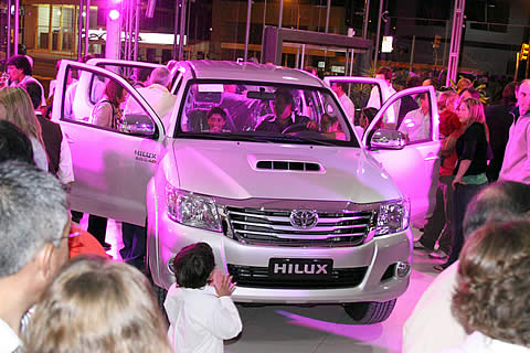Nueva Toyota Hilux y SW4 en BHASSA