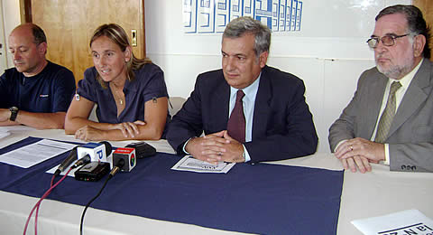 Estuvieron en la presentación, el intendente Francisco Torroba; el secretario de Gobierno Pedro Salas; la directora de Deportes Patricia Escudero y Raúl Risso.