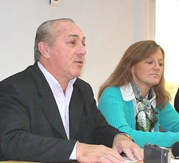 Intendente Jorge Tebes y subsecretaria de Cultura de La Pampa, Anal&iacute;a Cavallero.