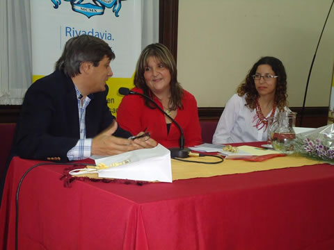 Alicia Pastor present&oacute; en Am&eacute;rica el libro &ldquo;Artesano de la Vida&rdquo;