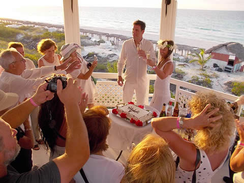 viajes para parejas y solteros